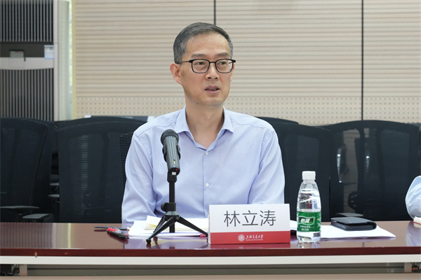 1687261053123560.jpg 图2:林立涛讲授党课.jpg