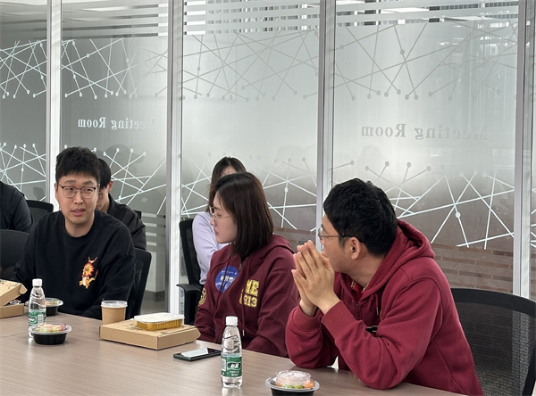 1712578970517490.jpg 图2-朱晔晨学长发言.jpg