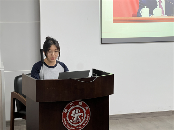 1728563294968640.jpg 图3 董想做党课分享.jpg