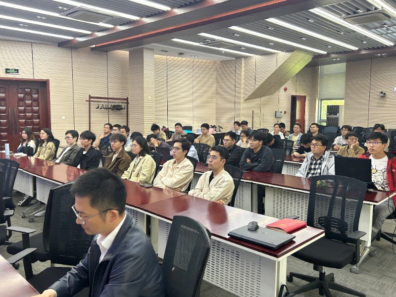 1745893622479758.jpg 图2.同学们认真学习全国“两会”精神_resized.jpg