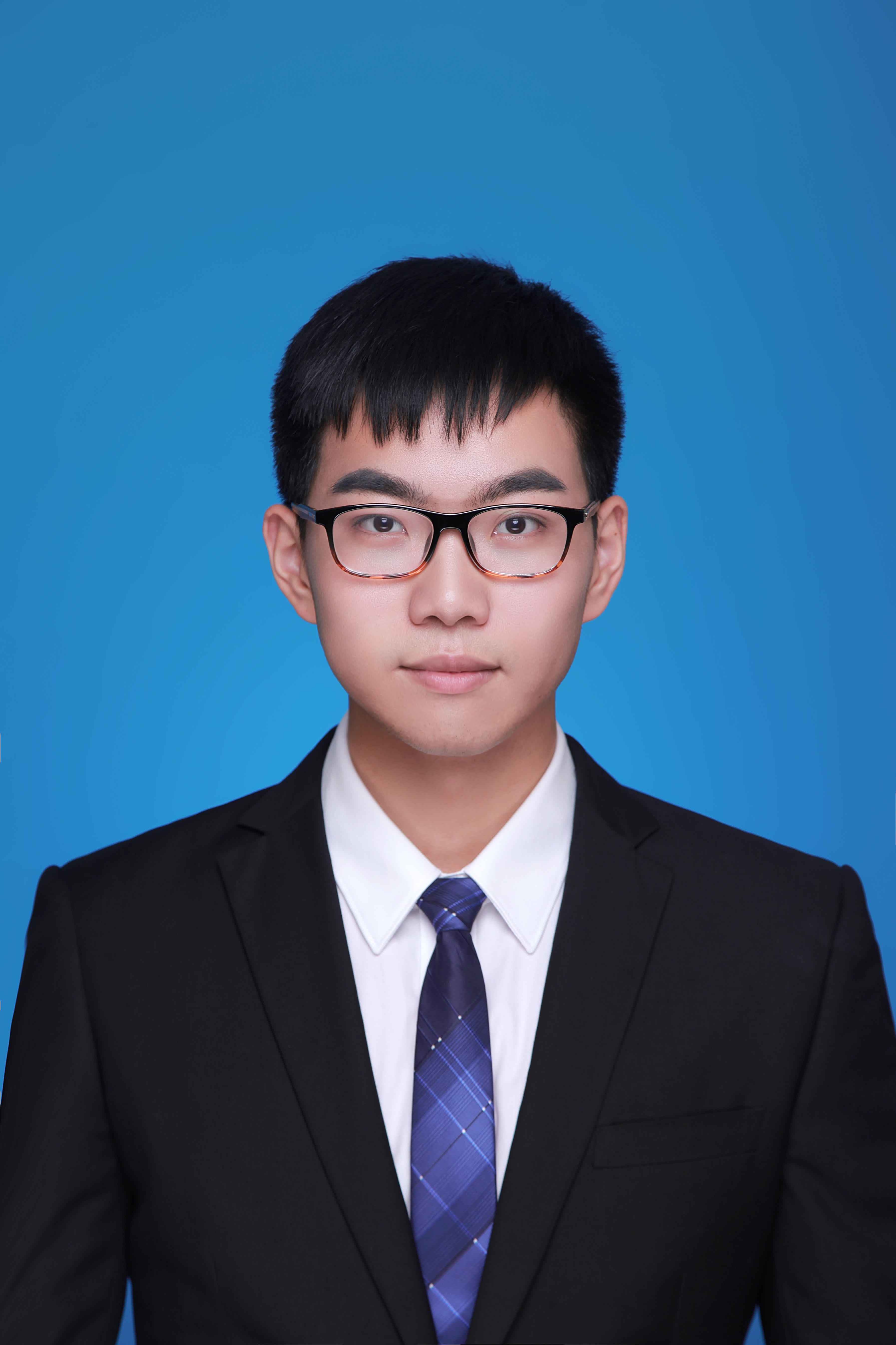 1749004297568856.jpg 96_证件照_包钰光.jpg