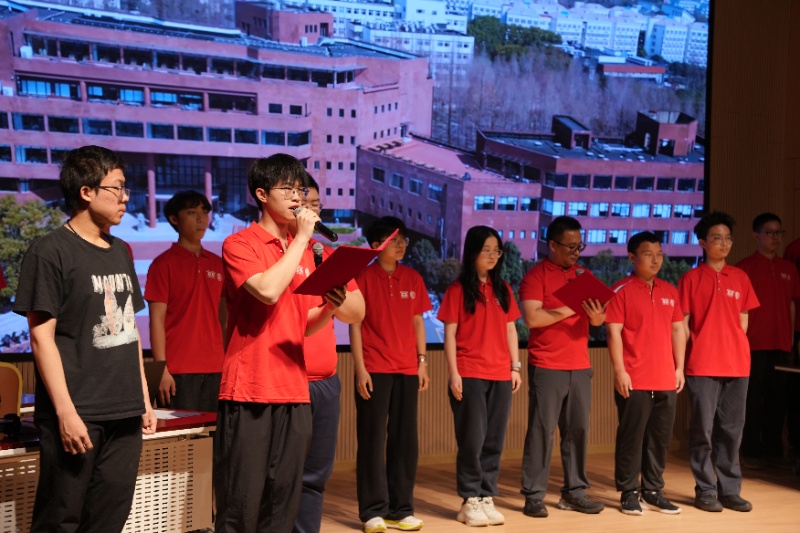 1778636518749252.jpg 图4 机动2512团支部节目《图书馆里的百年回响》_resized.JPG