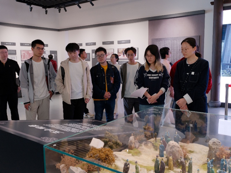 1778650563202027.jpg 图4参观枫桥三贤馆_resized.jpg