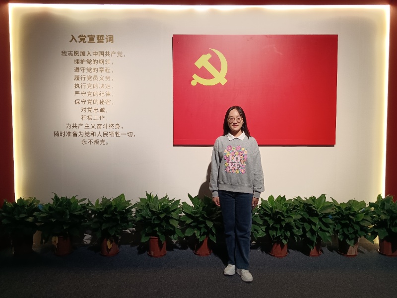 1784618478897189.jpg 陈芷荟-生活照2_resized.jpg